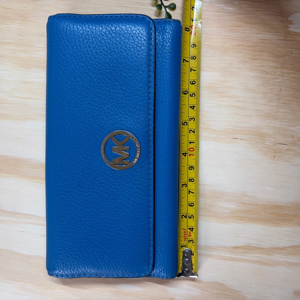 Michael Kors Blue Wallet - Picture 12 of 13